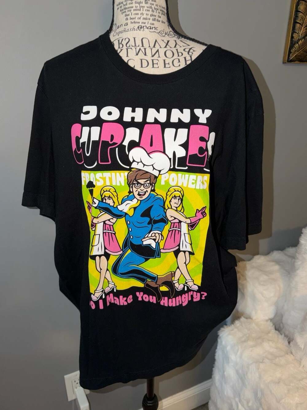 Johnny Cupcakes Frosting Powers Austin Powers Parody T-Shirt 2X-Large